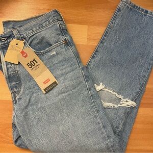NEW WITH TAGS , NEVER WORN - LEVI'S 501® CROPPED HIGH RISE STRAIGHT LEG- 26 x 26